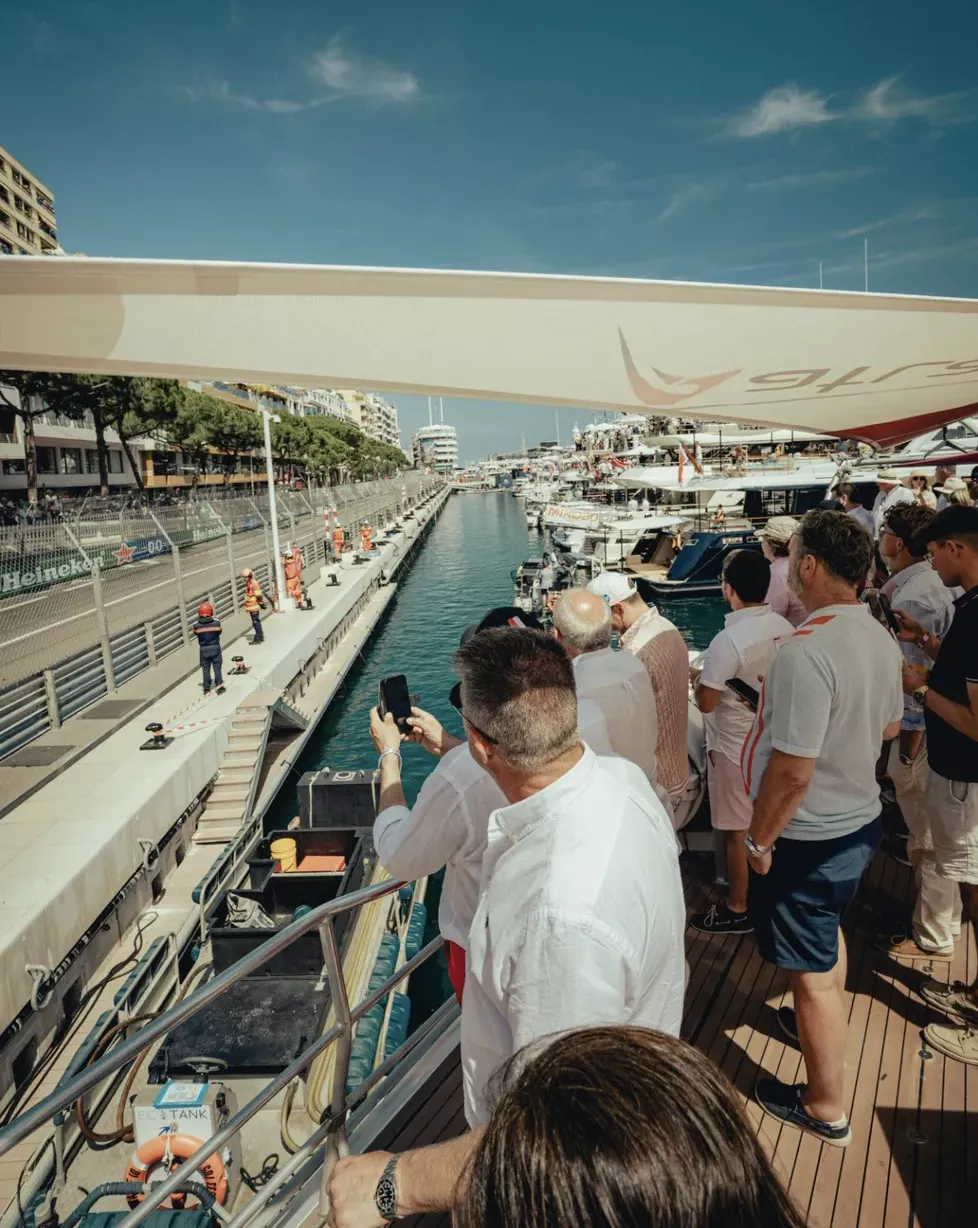 espérience de f1 au grand prix de Monaco depuis un bateau