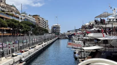 vue de la piste de course du GP de Monaco depuis le catamaran Atlantide